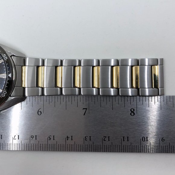 Unworn Seiko Essentials Solar Men's Watch SNE485 - Picture 10 of 11